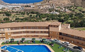 Sybarix Apartment: Precioso apartamento con vistas al golf y el mar